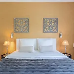 Lointaines Escapades Bed & Breakfast 4*