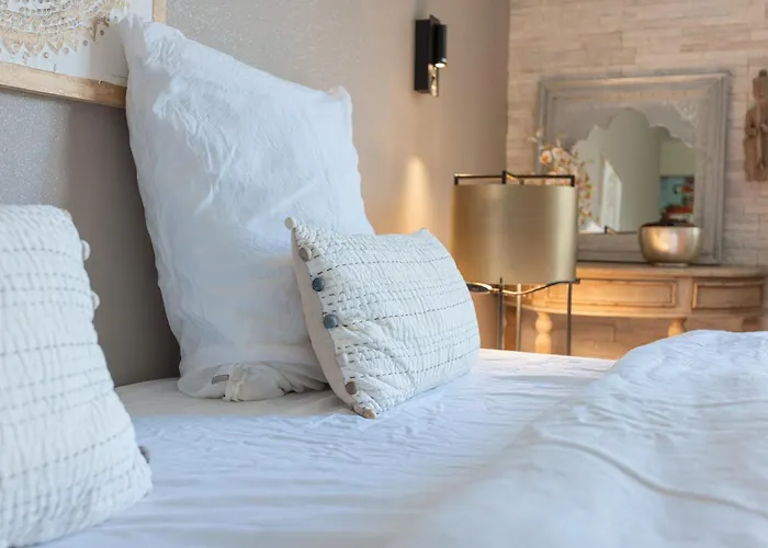 Bed & Breakfast Lointaines Escapades 3*